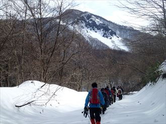 青池を目指す。